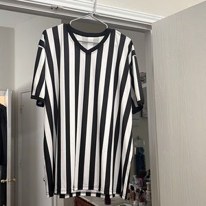Referee style v-neck